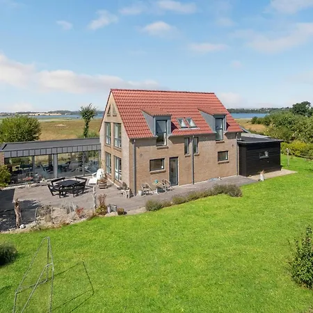Casa de Férias Cozy Home In Hejls With House Sea View Hejls