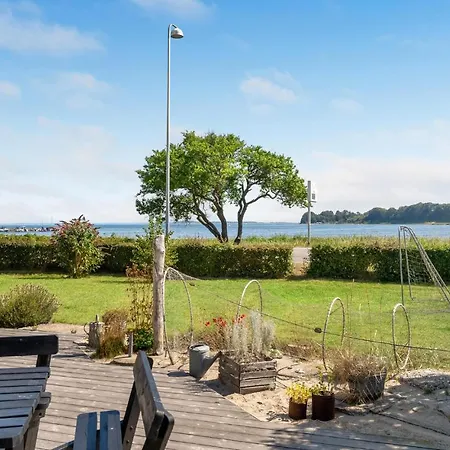 Cozy Home In Hejls With House Sea View Hejls