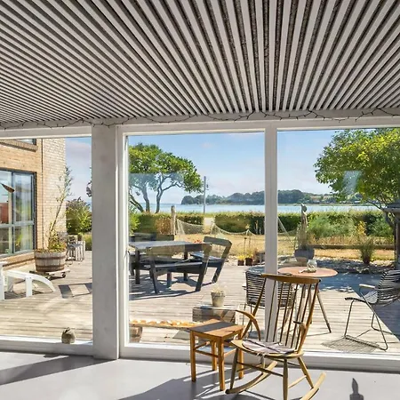 Casa de Férias Cozy Home In Hejls With House Sea View Hejls